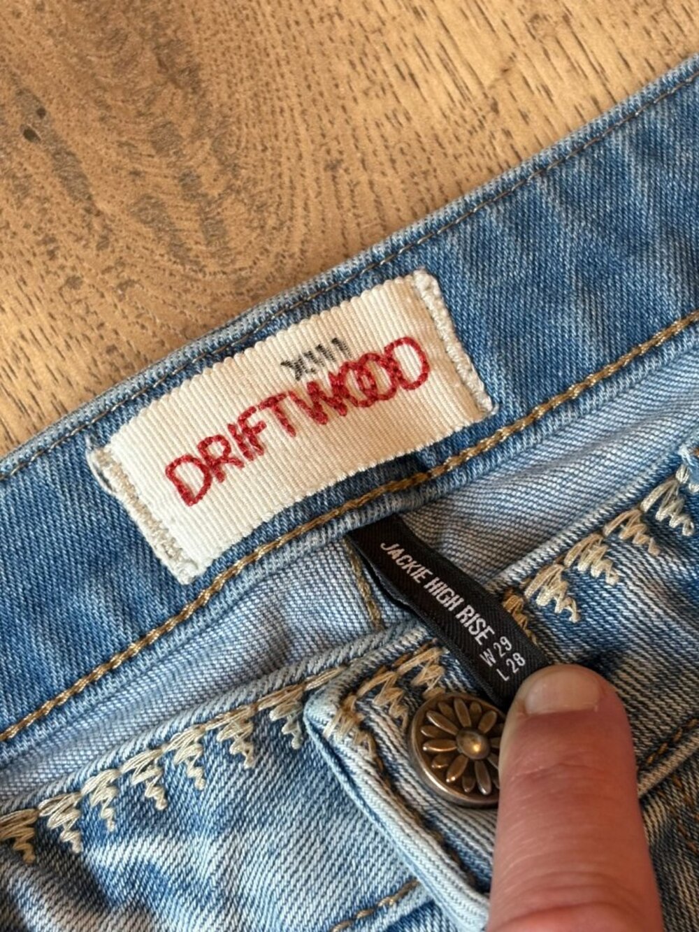 Driftwood Jackie High Rise Jeans Women's 29 Blue Embroidered Aztec Boho Western - Picture 2 of 11